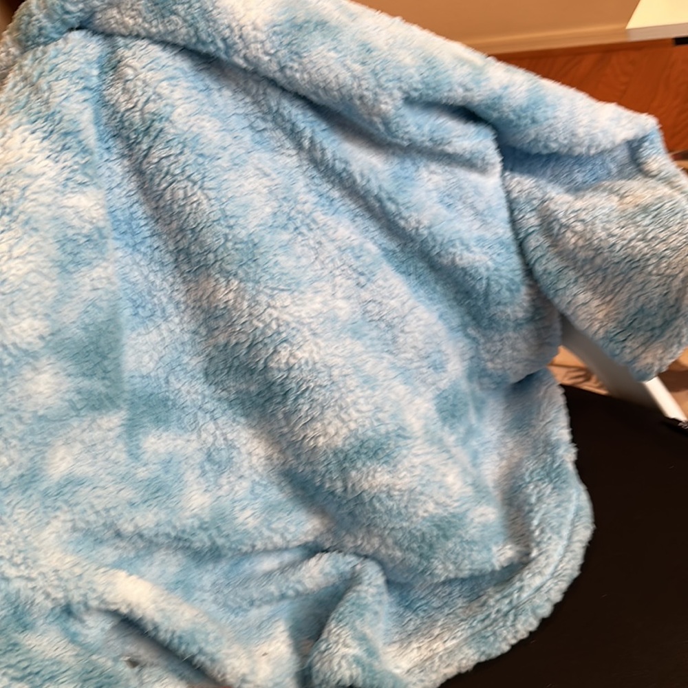 Sweater - Picture 3 of 3